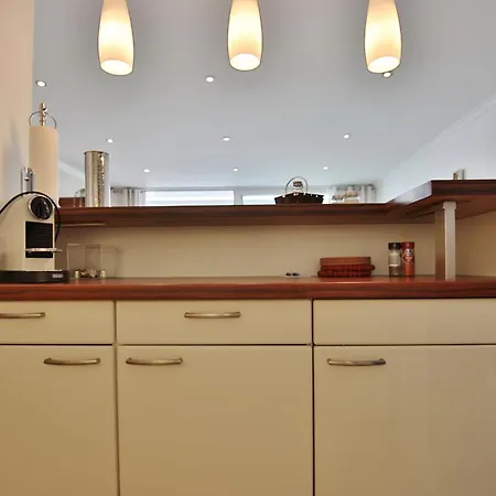 Haus Bergstrasse 35 02 * ティメンドルファー・シュトラント