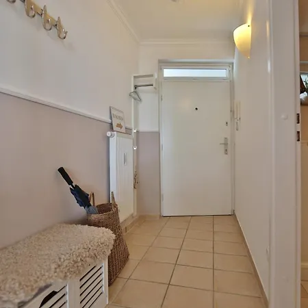 Haus Bergstrasse 35 02 アパート *