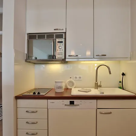 Haus Bergstrasse 35 02 *